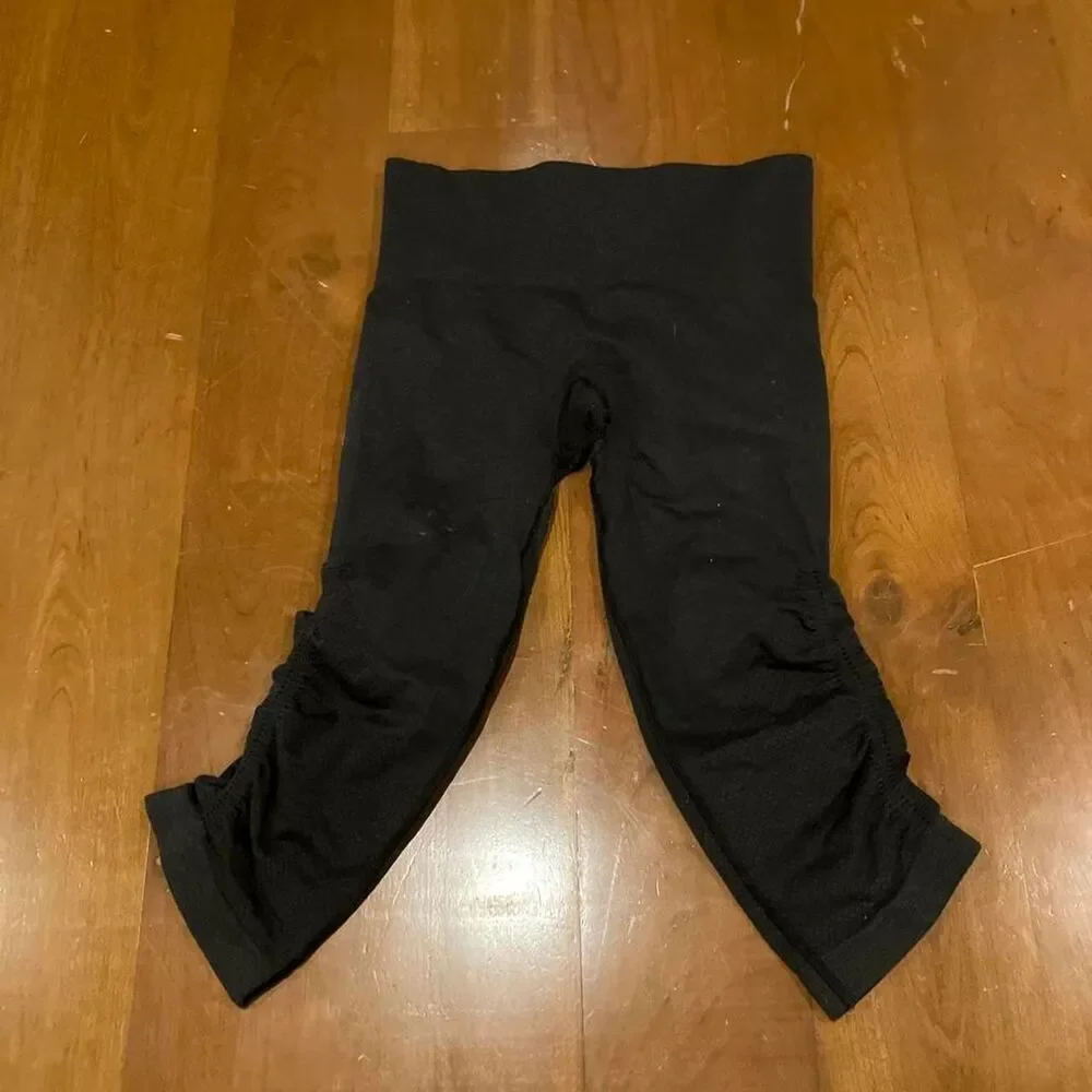 Lululemon Women's Black and Grey Leggings